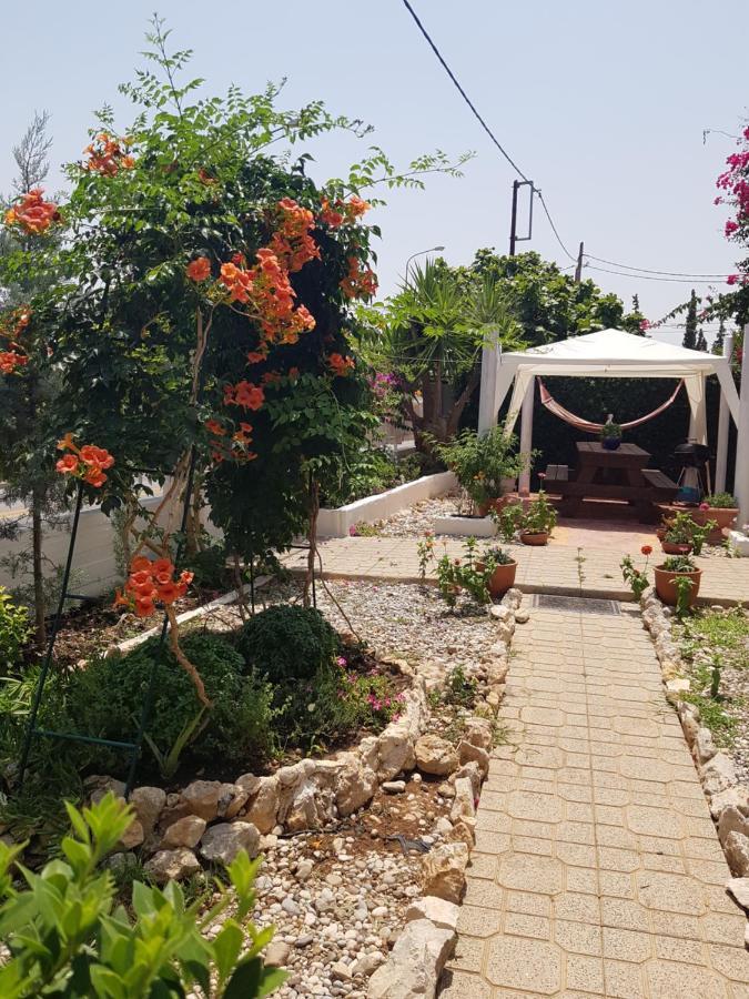 Noble Inn Loutraki  Exterior photo